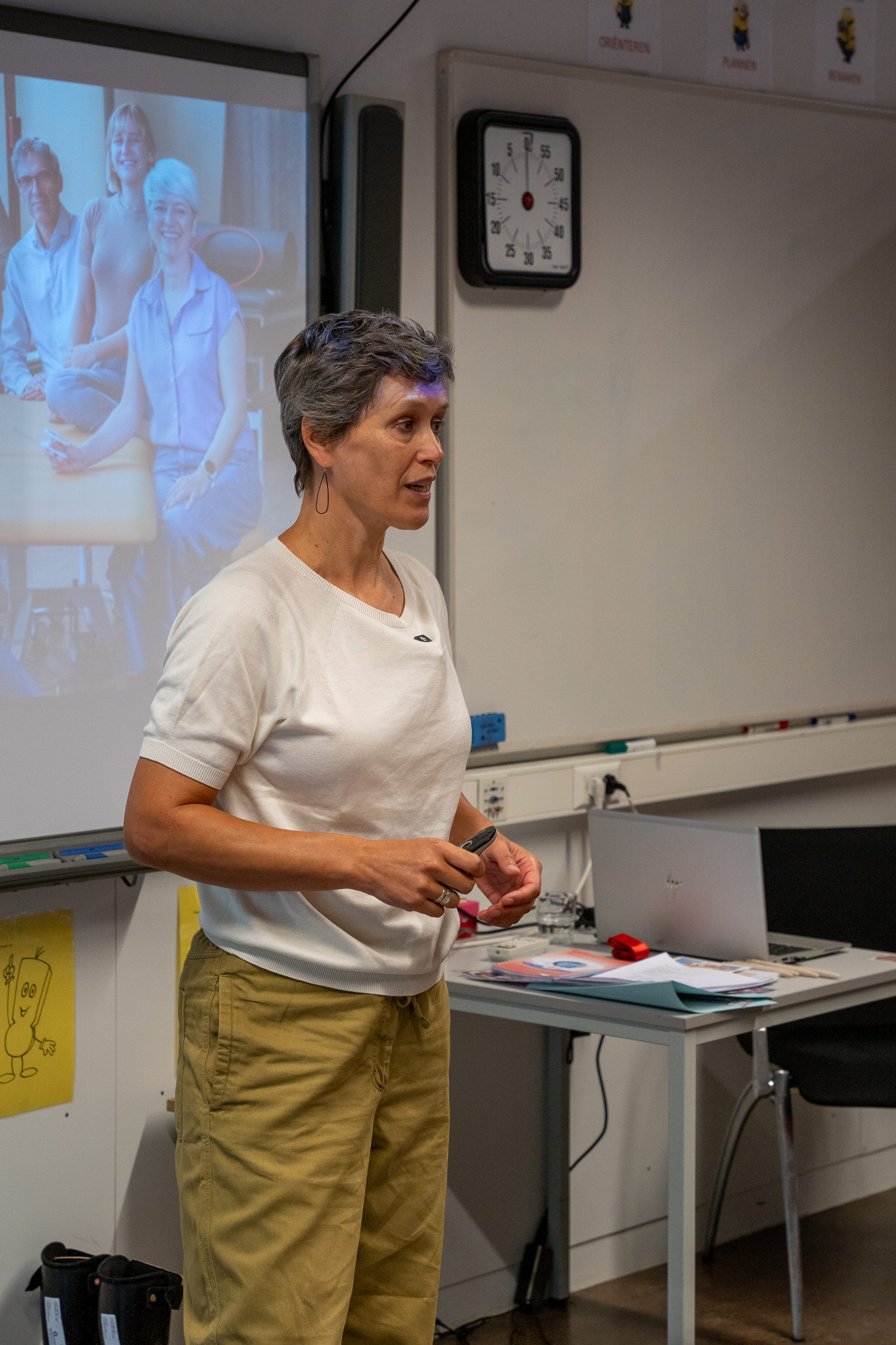 Lise Op de Beeck, clinical manager at Gymna explaining how Shockwave therapy can be used to treat children with spasticity